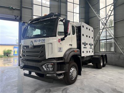 Sinotruck Howo CNG Тягач